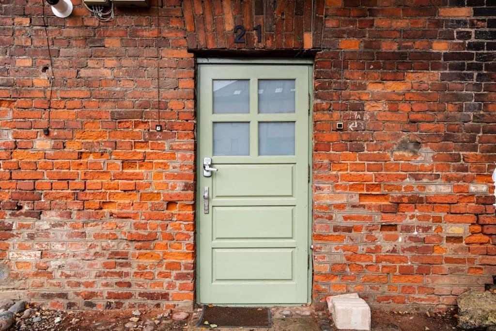 Modern Flat In Old Town Kaunas - Free Parking & Self Check-In エクステリア 写真